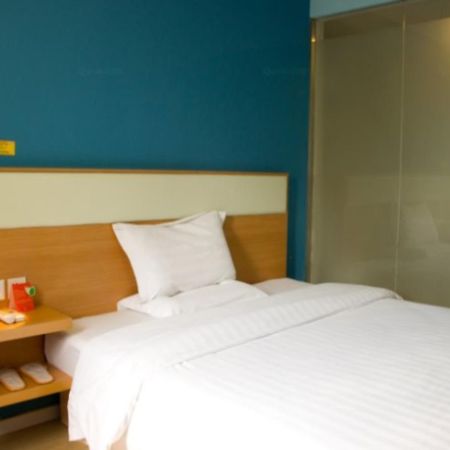 7 Days Inn Guangzhou Jiangnanxi Metro Branch Esterno foto